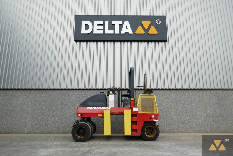 Dynapac CP142 - Compactor cu pneuri: Foto 1 Dynapac CP142 - Compactor cu pneuri: Foto 1