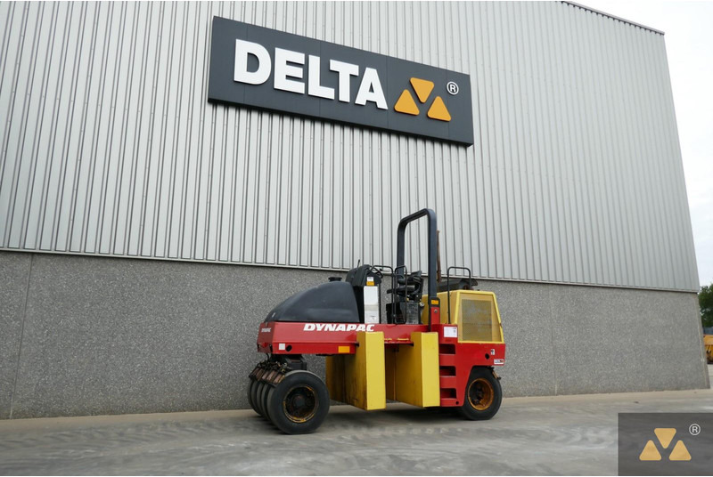 Dynapac CP142 - Compactor cu pneuri: Foto 4 Dynapac CP142 - Compactor cu pneuri: Foto 4