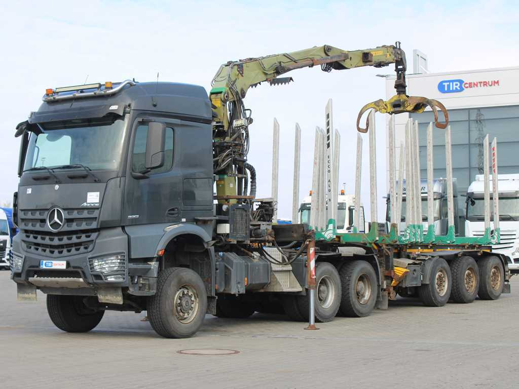Mercedes-Benz Arocs 3351, 6x6, HYDRAULIC ARM LOGLIFT ET450, TYRES 80% - Cap tractor, Semiremorcă transport busteni: Foto 1 Mercedes-Benz Arocs 3351, 6x6, HYDRAULIC ARM LOGLIFT ET450, TYRES 80% - Cap tractor, Semiremorcă transport busteni: Foto 1