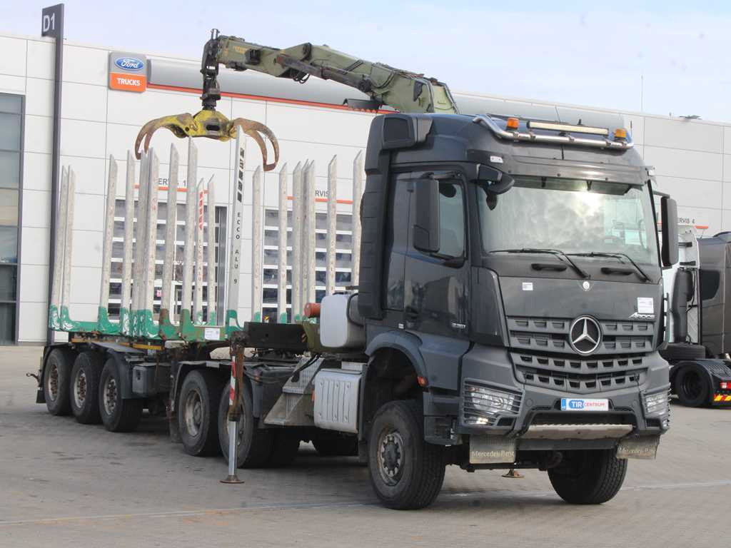 Mercedes-Benz Arocs 3351, 6x6, HYDRAULIC ARM LOGLIFT ET450, TYRES 80% - Cap tractor, Semiremorcă transport busteni: Foto 3 Mercedes-Benz Arocs 3351, 6x6, HYDRAULIC ARM LOGLIFT ET450, TYRES 80% - Cap tractor, Semiremorcă transport busteni: Foto 3