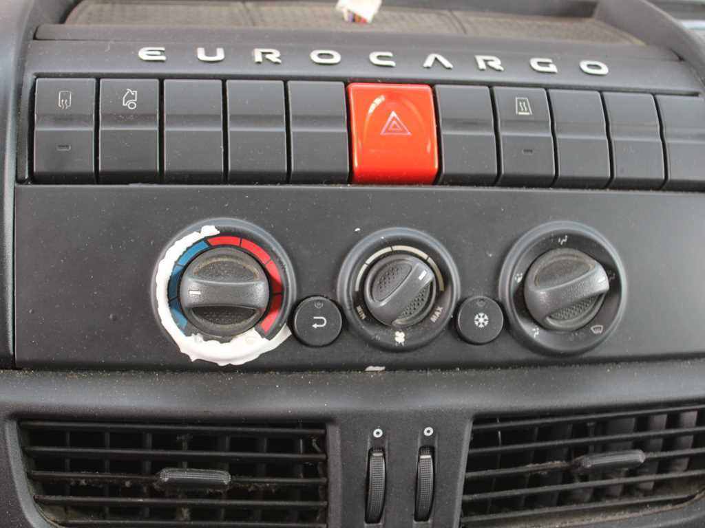 Camion cu prelată Iveco EUROCARGO 160E28, EURO 6: Foto 14