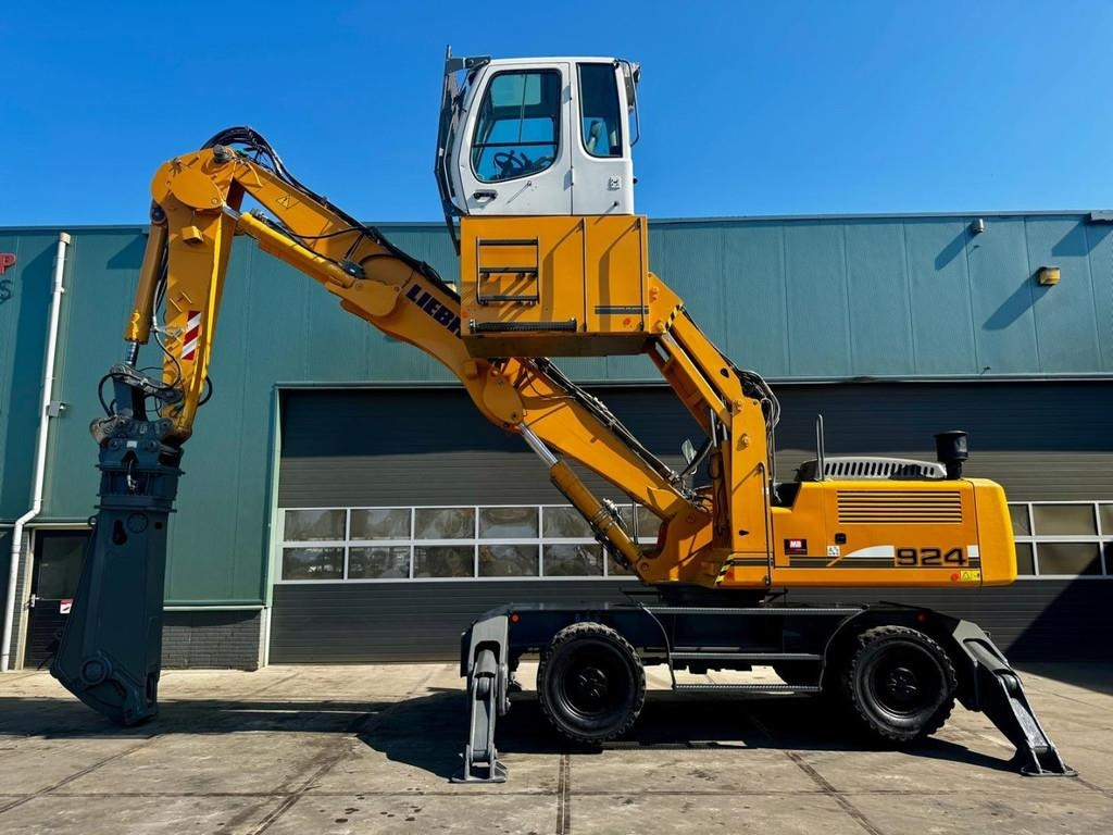 Liebherr A 924 C - Excavator pentru manipulare de materiale: Foto 1 Liebherr A 924 C - Excavator pentru manipulare de materiale: Foto 1