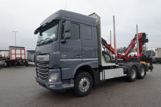 DAF FAT XF 510 mit Penz Ladekran 15Z8.70 inkl. Holzgreifer 6x4 - Camion forestier: Foto 1 DAF FAT XF 510 mit Penz Ladekran 15Z8.70 inkl. Holzgreifer 6x4 - Camion forestier: Foto 1