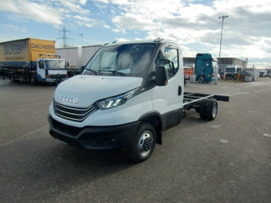 Iveco Daily 40 - 180 Fahrgestell, E6 Automatik 2 Stück verfügbar - Camion şasiu: Foto 1 Iveco Daily 40 - 180 Fahrgestell, E6 Automatik 2 Stück verfügbar - Camion şasiu: Foto 1