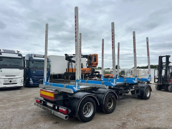 Schwarzmüller N-Serie 3-achs Holzanhänger 4 Rungenpaare - Remorcă transport busteni: Foto 4 Schwarzmüller N-Serie 3-achs Holzanhänger 4 Rungenpaare - Remorcă transport busteni: Foto 4