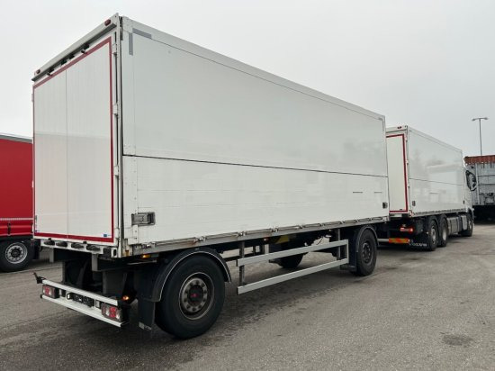 Volvo FH 500 6x2 Getränkekomplettzug, Orten Getränkeaufbau - Camion pentru transportul băuturilor: Foto 4 Volvo FH 500 6x2 Getränkekomplettzug, Orten Getränkeaufbau - Camion pentru transportul băuturilor: Foto 4