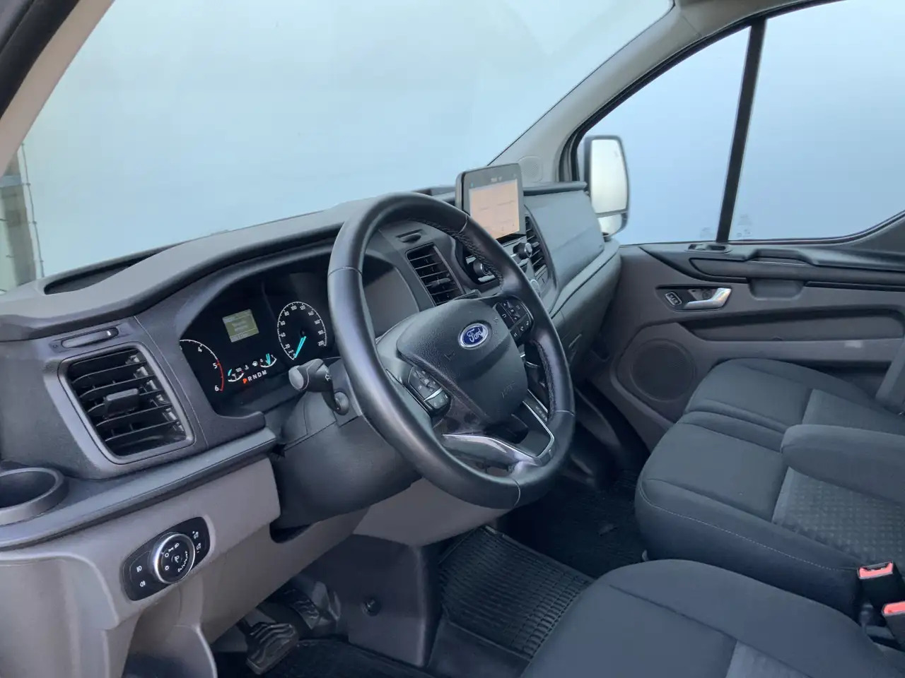 Ford Transit Custom 300 2.0 TDCI L1H1 Limited Airco Cruise Camera 3 Zi - Dubă: Foto 5 Ford Transit Custom 300 2.0 TDCI L1H1 Limited Airco Cruise Camera 3 Zi - Dubă: Foto 5