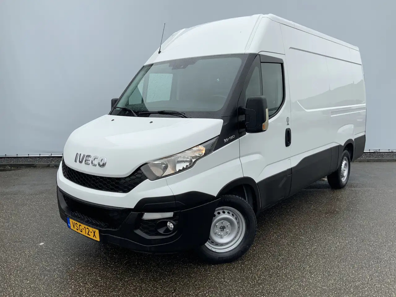 Iveco Daily 35S13V 2.3 352 H2 L3 Airco 3 Zits Opstap Euro 5 - Dubă: Foto 1 Iveco Daily 35S13V 2.3 352 H2 L3 Airco 3 Zits Opstap Euro 5 - Dubă: Foto 1