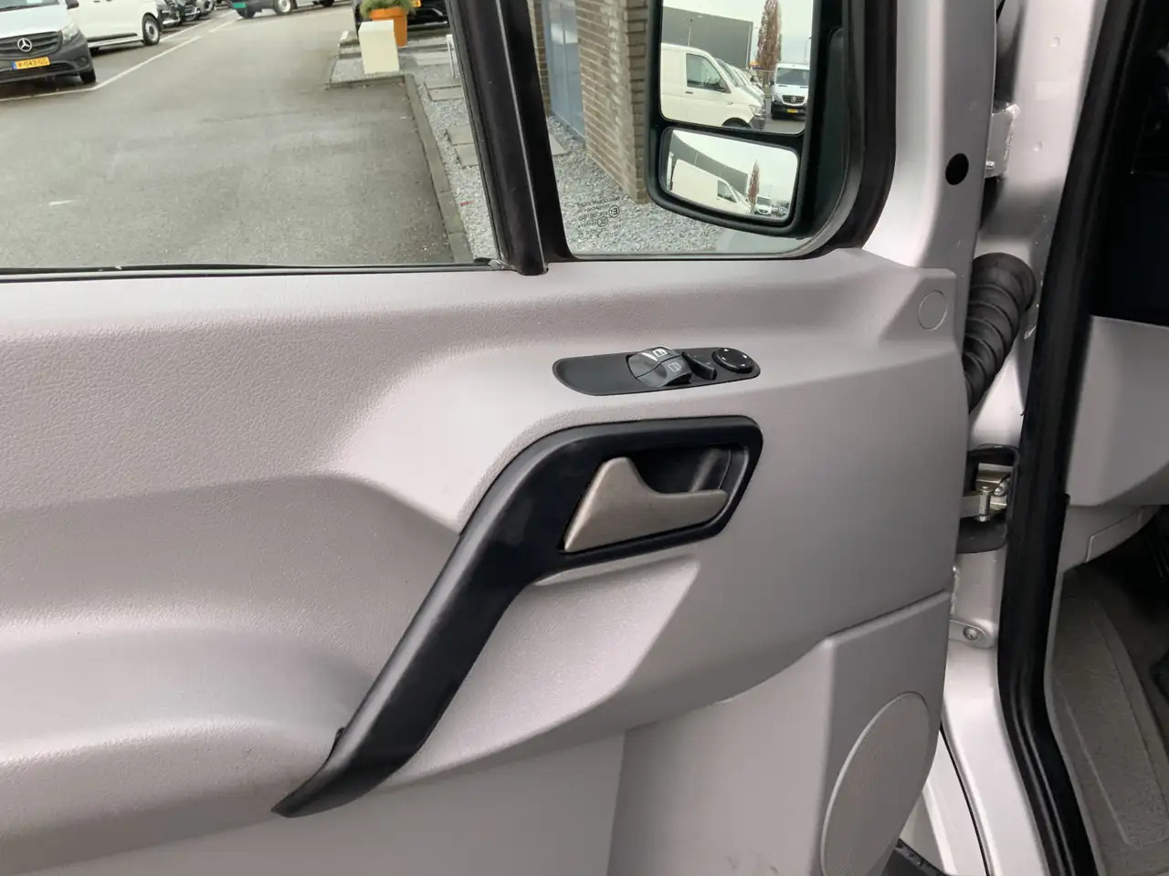 Mercedes-Benz Sprinter 313 2.2 CDI 366 HDAirco Alu Velg Side Bar Trekhaak - Dubă: Foto 5 Mercedes-Benz Sprinter 313 2.2 CDI 366 HDAirco Alu Velg Side Bar Trekhaak - Dubă: Foto 5