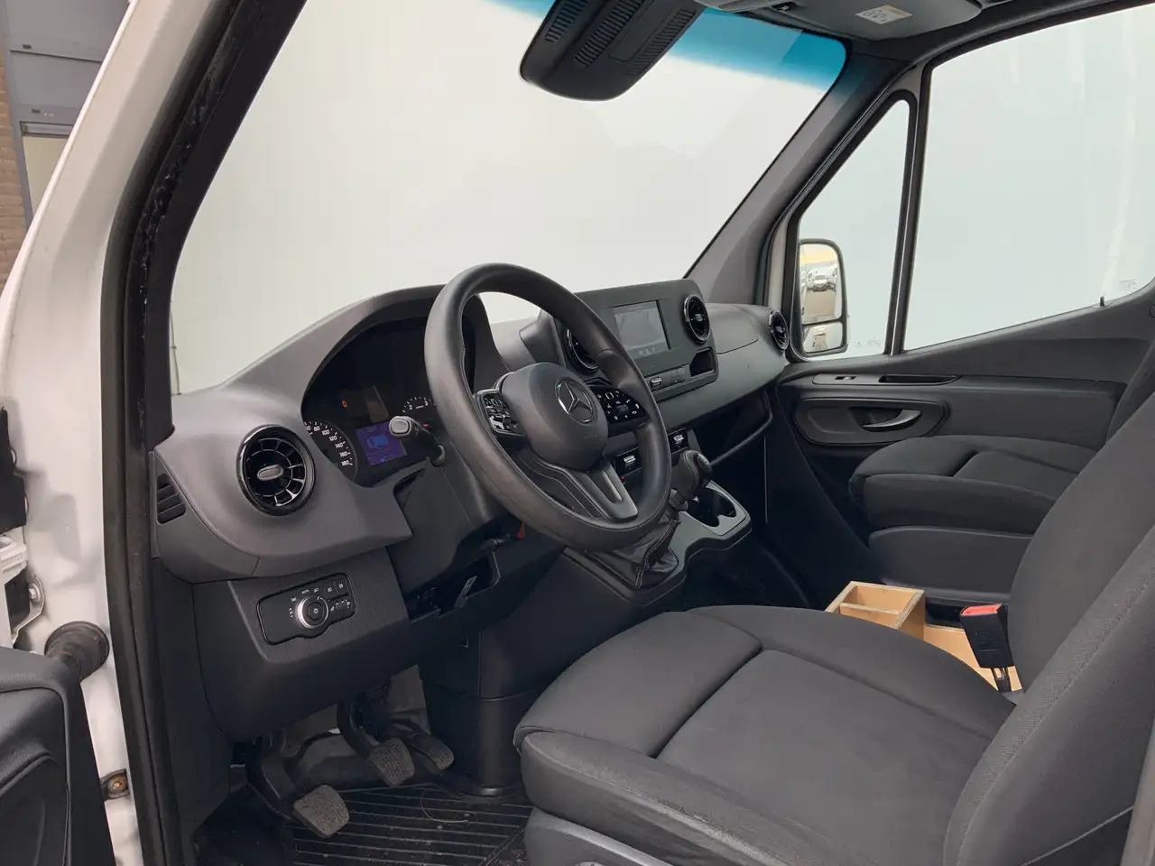 Mercedes-Benz Sprinter 316 2.2 CDI L2H2 Airco Cruise Camera Navi Trekhaak - Dubă: Foto 4 Mercedes-Benz Sprinter 316 2.2 CDI L2H2 Airco Cruise Camera Navi Trekhaak - Dubă: Foto 4