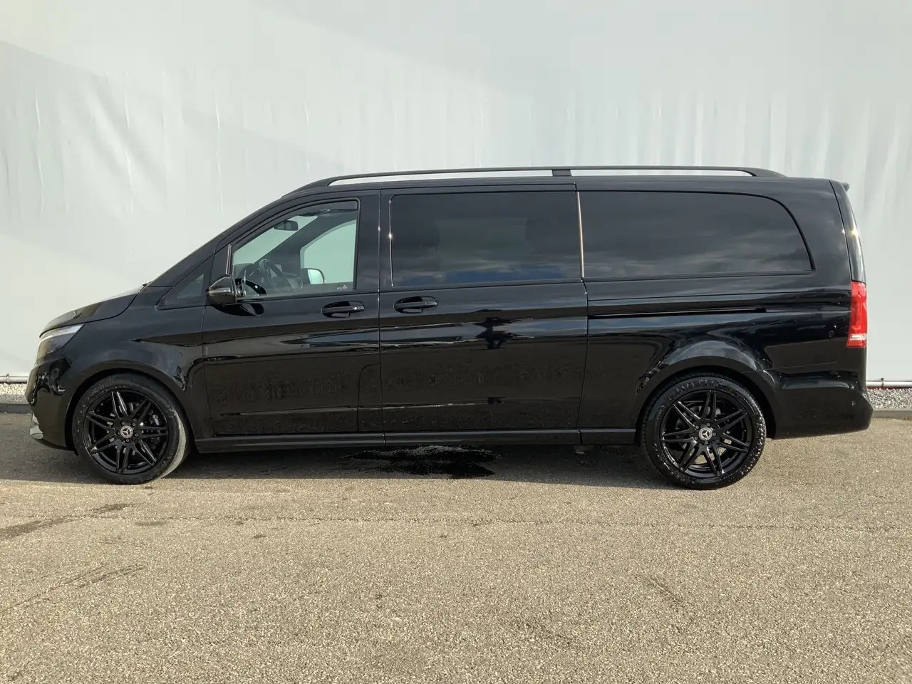 Mercedes-Benz V 300 300d Extra Lang Dub Cab Autom. Avantgarde Edition - Autoutilitară cabină dublă: Foto 5 Mercedes-Benz V 300 300d Extra Lang Dub Cab Autom. Avantgarde Edition - Autoutilitară cabină dublă: Foto 5