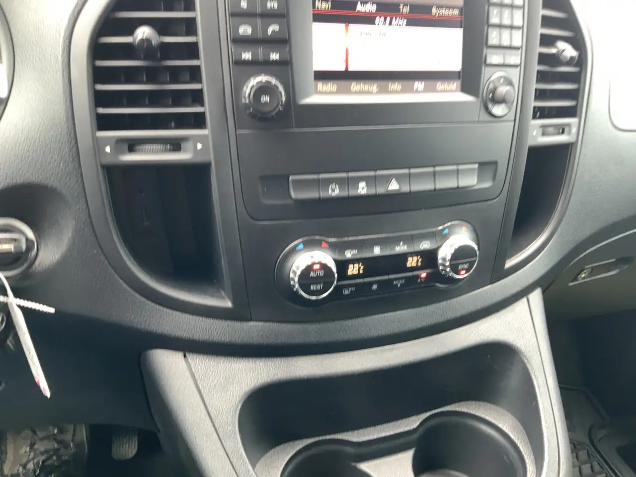 Mercedes-Benz Vito 116 CDI Lang Automaat Airco Cruise Camera Trekhaak - Dubă: Foto 5 Mercedes-Benz Vito 116 CDI Lang Automaat Airco Cruise Camera Trekhaak - Dubă: Foto 5