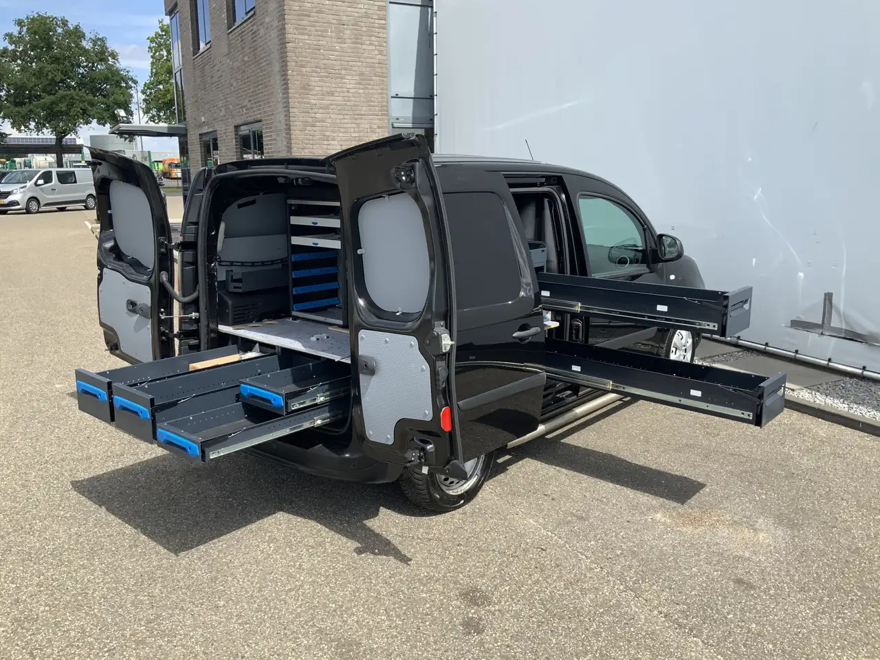 Renault Kangoo 1.5 dCi 90 Energy Comfort Plus .Sortimo Kasten Com - Autoutilitară compactă: Foto 4 Renault Kangoo 1.5 dCi 90 Energy Comfort Plus .Sortimo Kasten Com - Autoutilitară compactă: Foto 4