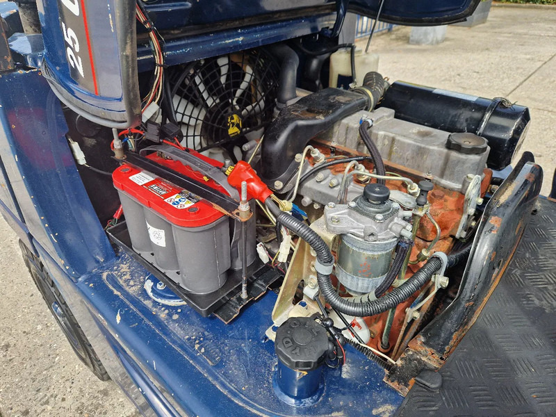 Caterpillar DP25K met breed vorkenbord - Stivuitor diesel: Foto 5 Caterpillar DP25K met breed vorkenbord - Stivuitor diesel: Foto 5