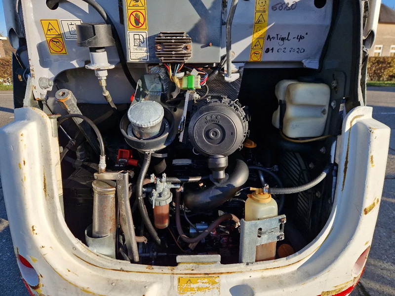 WACKER NEUSON 2404RD kan op een (berg)helling draaien în leasing WACKER NEUSON 2404RD kan op een (berg)helling draaien: Foto 9