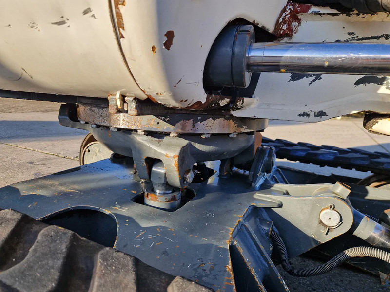 WACKER NEUSON 2404RD kan op een (berg)helling draaien - Mini excavator: Foto 3 WACKER NEUSON 2404RD kan op een (berg)helling draaien - Mini excavator: Foto 3