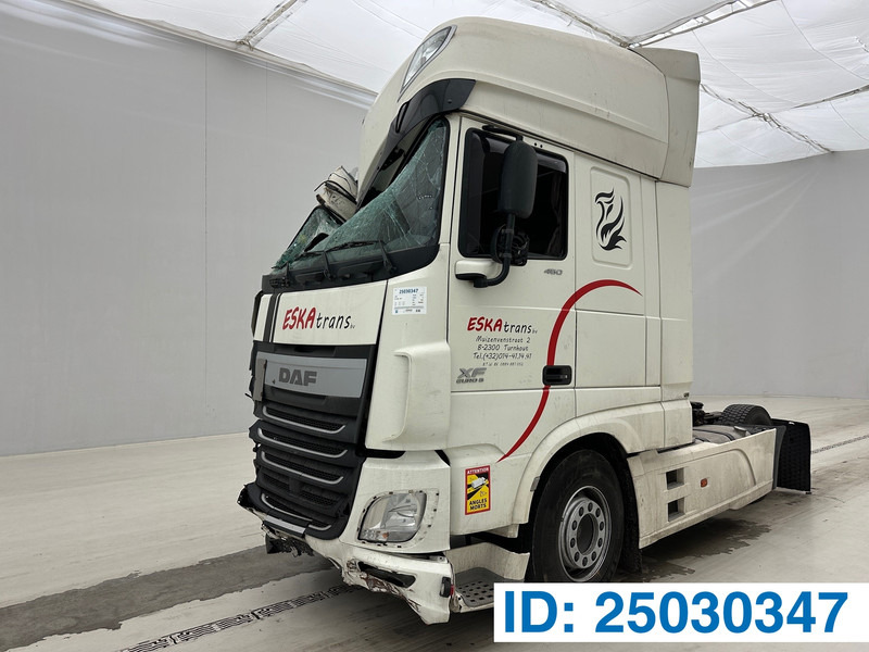 DAF XF 460 Super Space Cab - Cap tractor: Foto 1 DAF XF 460 Super Space Cab - Cap tractor: Foto 1