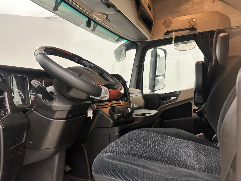 Cap tractor Mercedes-Benz Actros 1842: Foto 9 Cap tractor Mercedes-Benz Actros 1842: Foto 9