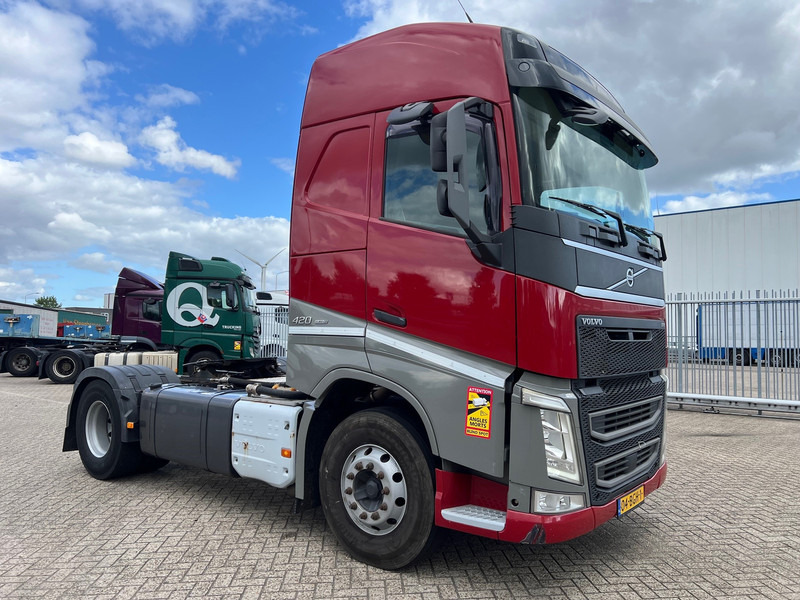 Volvo FH13.420 Globetrotter - ADR - Cap tractor: Foto 4 Volvo FH13.420 Globetrotter - ADR - Cap tractor: Foto 4