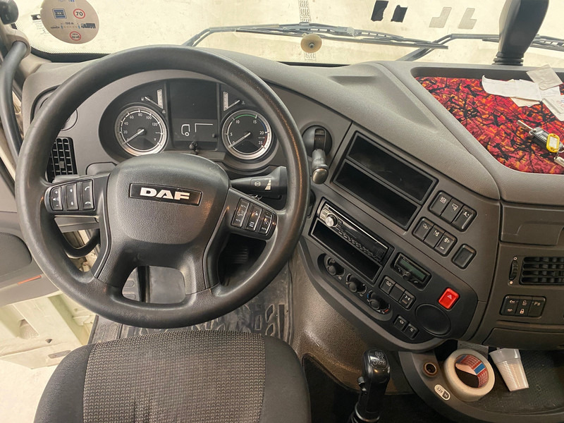Camion cu prelată DAF XF 460 Super Space Cab: Foto 12