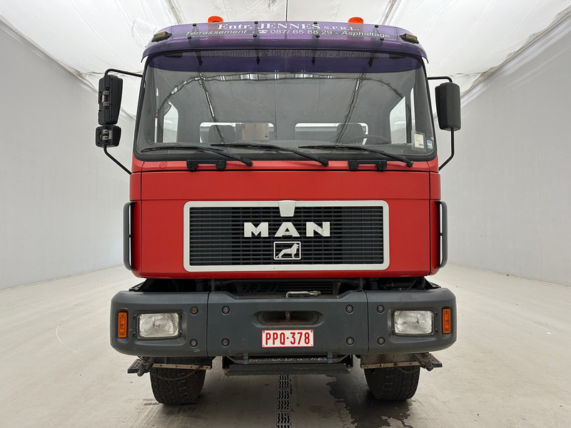 MAN 27.403 - 6x6 - Camion basculantă: Foto 2 MAN 27.403 - 6x6 - Camion basculantă: Foto 2