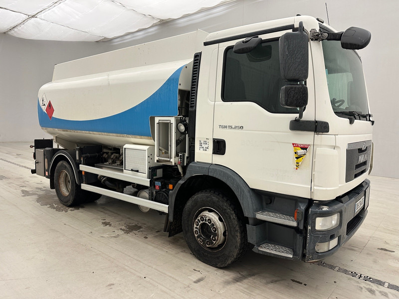 MAN TGM 15.250 - Camion cisternă: Foto 3 MAN TGM 15.250 - Camion cisternă: Foto 3