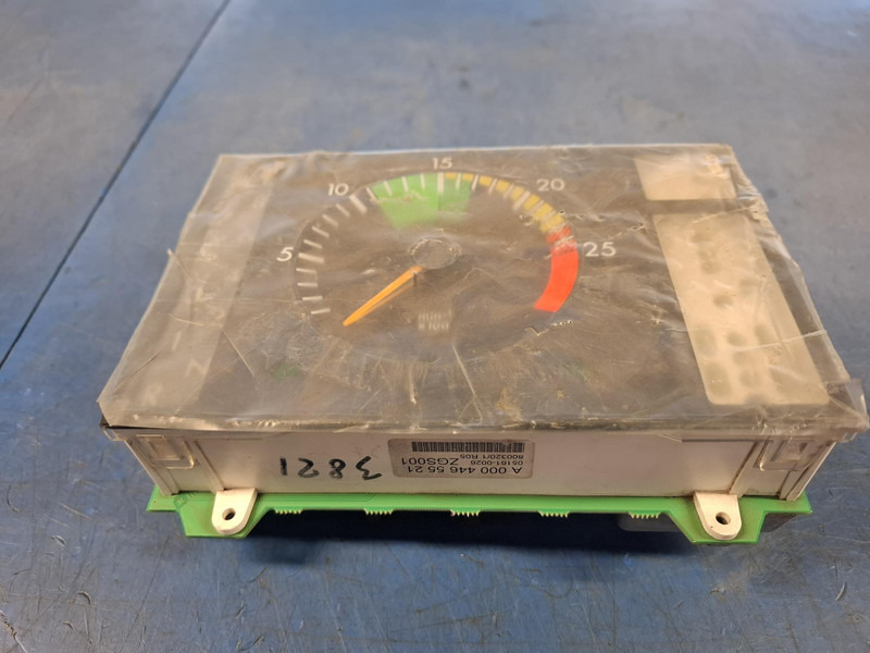 Mercedes-Benz A0004465521 Toerenteller A0004465521 - Tablou de bord pentru Camion: Foto 2 Mercedes-Benz A0004465521 Toerenteller A0004465521 - Tablou de bord pentru Camion: Foto 2