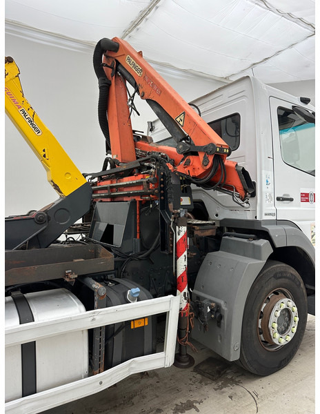 Mercedes-Benz Axor 1824 - Camion cu cârlig, Camion cu macara: Foto 5 Mercedes-Benz Axor 1824 - Camion cu cârlig, Camion cu macara: Foto 5