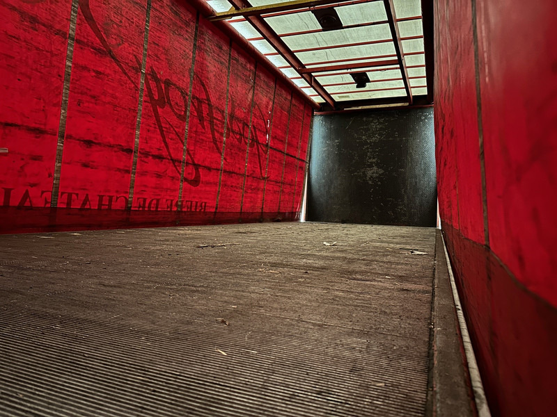 Mercedes-Benz Axor 2529 - 6x2 - Camion cu prelată: Foto 5 Mercedes-Benz Axor 2529 - 6x2 - Camion cu prelată: Foto 5