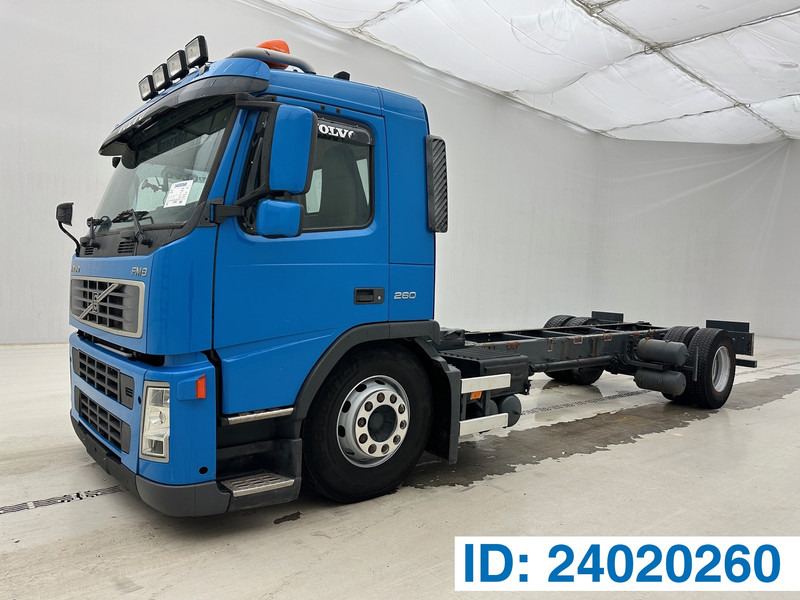 Volvo FM9.260 - Camion şasiu: Foto 1 Volvo FM9.260 - Camion şasiu: Foto 1