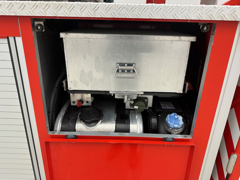 Autospeciala de stins incendii Volvo MAGIRUS ALP330 - FM 340 - 6x4: Foto 12 Autospeciala de stins incendii Volvo MAGIRUS ALP330 - FM 340 - 6x4: Foto 12