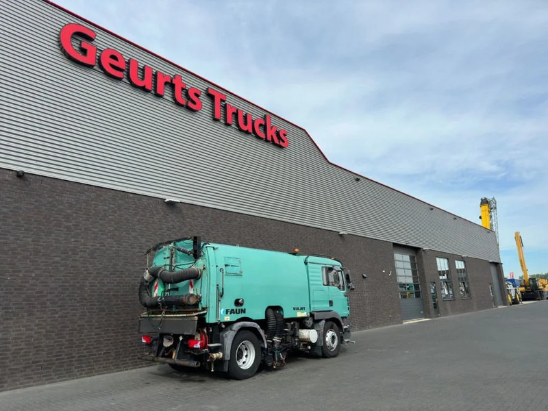 MAN TGM 18.240 4X2 + FAUN VIAJET 6R/HS SWEEPING TRUCK/ KEHRMASCHINE/VEEGWAGEN/FAHRBAHNREINIGER - Măturătoare stradală: Foto 5 MAN TGM 18.240 4X2 + FAUN VIAJET 6R/HS SWEEPING TRUCK/ KEHRMASCHINE/VEEGWAGEN/FAHRBAHNREINIGER - Măturătoare stradală: Foto 5