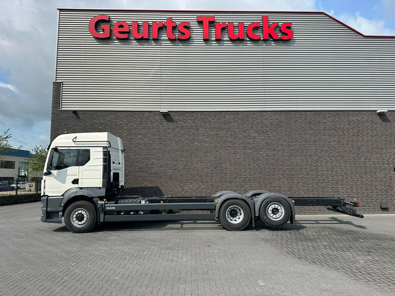 MAN TGS 26.520 6X2H-4 BL CH HYDRO DRIVE CHASSIS CABINE (NIEUW) - Camion şasiu: Foto 1 MAN TGS 26.520 6X2H-4 BL CH HYDRO DRIVE CHASSIS CABINE (NIEUW) - Camion şasiu: Foto 1
