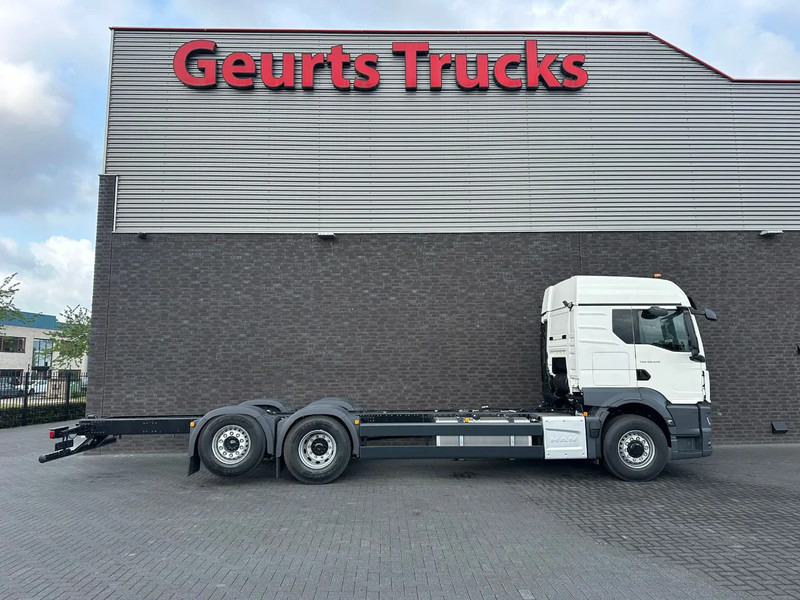 MAN TGS 26.520 6X2H-4 BL CH HYDRO DRIVE CHASSIS CABINE (NIEUW) - Camion şasiu: Foto 4 MAN TGS 26.520 6X2H-4 BL CH HYDRO DRIVE CHASSIS CABINE (NIEUW) - Camion şasiu: Foto 4
