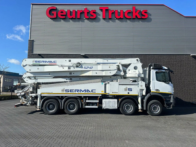 Mercedes-Benz Arocs 4451 8X4 + SERMAC 5Z42 BETONPOMP/BETONPUMPE/CONCRETE PUMP - Autopompă de beton: Foto 4 Mercedes-Benz Arocs 4451 8X4 + SERMAC 5Z42 BETONPOMP/BETONPUMPE/CONCRETE PUMP - Autopompă de beton: Foto 4