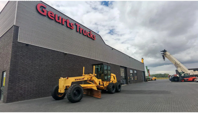 New Holland RG 200 B MOTORGRADER + RIPPER FROM 2012 HOURS 4237 - Autogreder: Foto 2 New Holland RG 200 B MOTORGRADER + RIPPER FROM 2012 HOURS 4237 - Autogreder: Foto 2