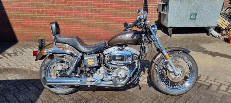 Harley-Davidson FXE SUPER GLIDE.... 1200 AMF first paint - Motocicletă: Foto 1 Harley-Davidson FXE SUPER GLIDE.... 1200 AMF first paint - Motocicletă: Foto 1