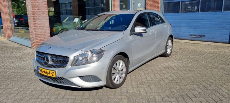 Mercedes-Benz A-Klasse 180 automaat.. 180 automaat - Hatchback: Foto 3 Mercedes-Benz A-Klasse 180 automaat.. 180 automaat - Hatchback: Foto 3