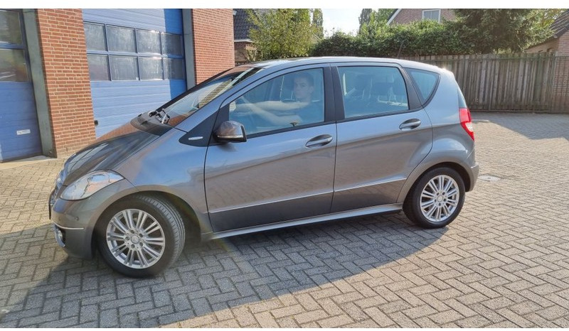 Mercedes-Benz A-Klasse A160 Automaat Elegance.airco.trekhaak. - Hatchback: Foto 3 Mercedes-Benz A-Klasse A160 Automaat Elegance.airco.trekhaak. - Hatchback: Foto 3