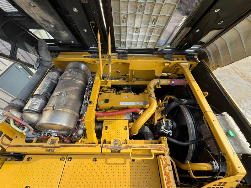 Excavator pe şenile Caterpillar 352F: Foto 20 Excavator pe şenile Caterpillar 352F: Foto 20