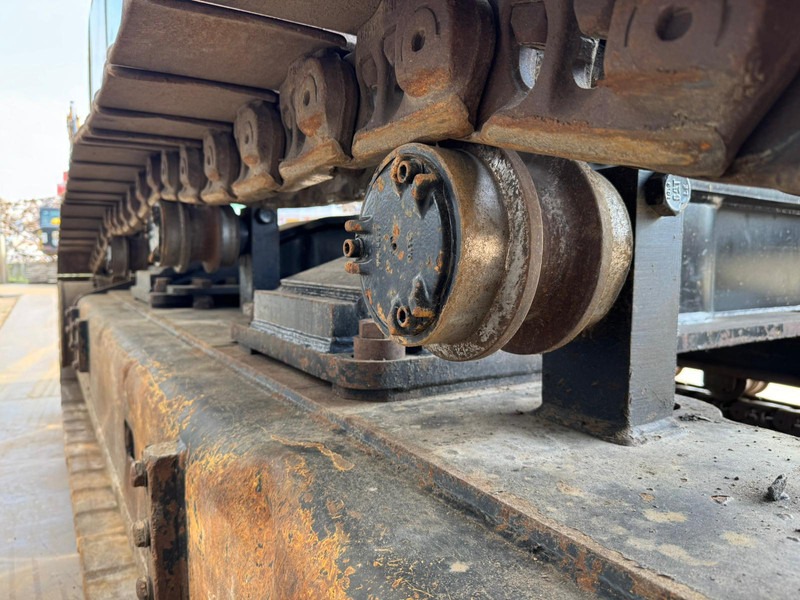 Excavator pe şenile Caterpillar 352F: Foto 14 Excavator pe şenile Caterpillar 352F: Foto 14