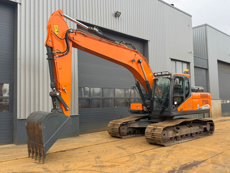 Doosan DX225LC-7 - Excavator pe şenile: Foto 2 Doosan DX225LC-7 - Excavator pe şenile: Foto 2