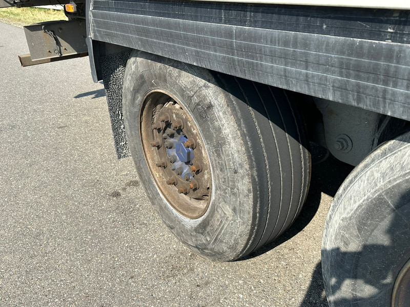 Semiremorcă frigider Gray and Adams Meat Hook Thermo King SLXE 400: Foto 13 Semiremorcă frigider Gray and Adams Meat Hook Thermo King SLXE 400: Foto 13