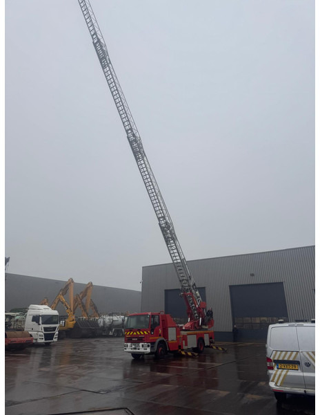 Iveco 130E23 4x2 Firetruck - Autospeciala de stins incendii: Foto 2 Iveco 130E23 4x2 Firetruck - Autospeciala de stins incendii: Foto 2