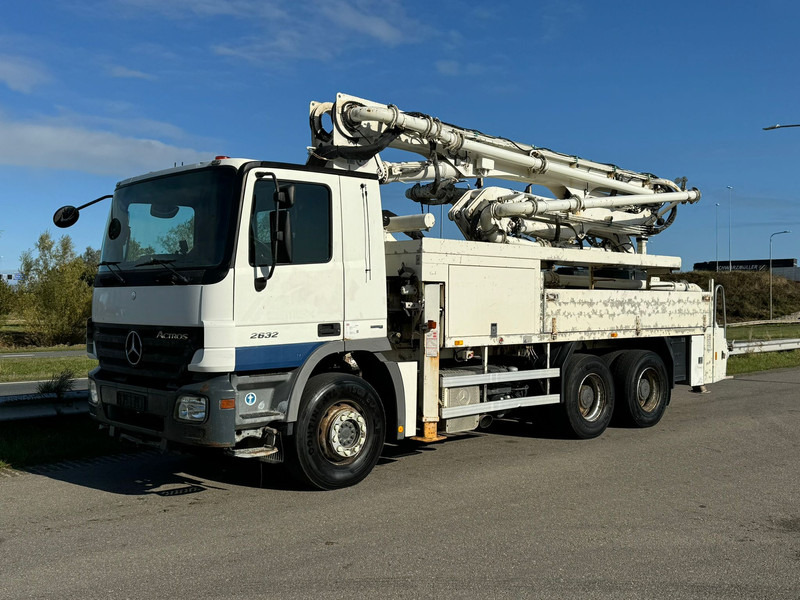 MERCEDESBENZ Actros 2632 6x4 with Putzmeister BSF 24-4 11 24m concrete pump - Autopompă de beton: Foto 1 MERCEDESBENZ Actros 2632 6x4 with Putzmeister BSF 24-4 11 24m concrete pump - Autopompă de beton: Foto 1