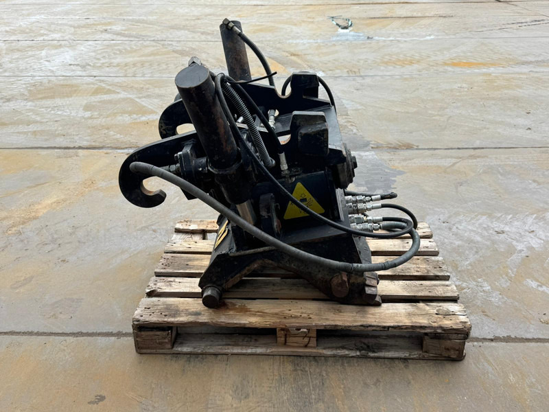 Cuplare rapidă Verachtert CWT-40-H4N tilting quick coupler CW40 214-1033: Foto 6 Cuplare rapidă Verachtert CWT-40-H4N tilting quick coupler CW40 214-1033: Foto 6