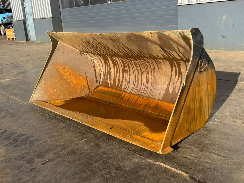 ZFE Side-Tilting bucket for CAT 908 SW - Cupă: Foto 1 ZFE Side-Tilting bucket for CAT 908 SW - Cupă: Foto 1