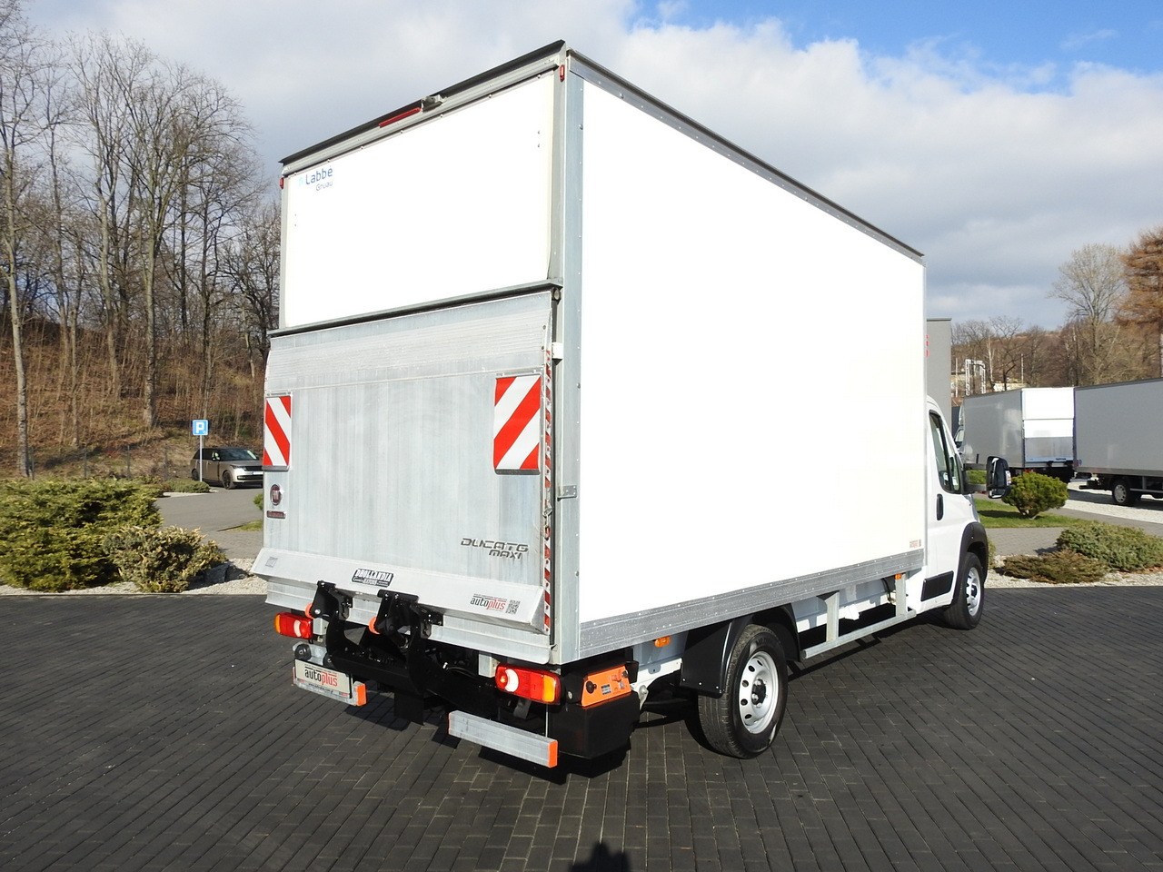 FIAT DUCATO BOX LIFT 8 PALLETS CRUISE CONTROL NAVIGATION LED LIGHTS AIR CONDITIONING 130HP - Autoutilitară box: Foto 3 FIAT DUCATO BOX LIFT 8 PALLETS CRUISE CONTROL NAVIGATION LED LIGHTS AIR CONDITIONING 130HP - Autoutilitară box: Foto 3