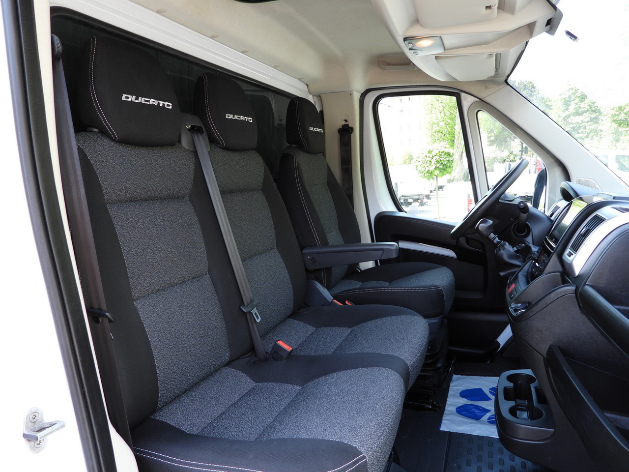 Autoutilitară cu prelată FIAT DUCATO TARPAULIN 10 PALLETS WEBASTO CRUISE CONTROL AIR CONDITIONING LED LIGHTS PNEUMATICS 160HP: Foto 42 Autoutilitară cu prelată FIAT DUCATO TARPAULIN 10 PALLETS WEBASTO CRUISE CONTROL AIR CONDITIONING LED LIGHTS PNEUMATICS 160HP: Foto 42