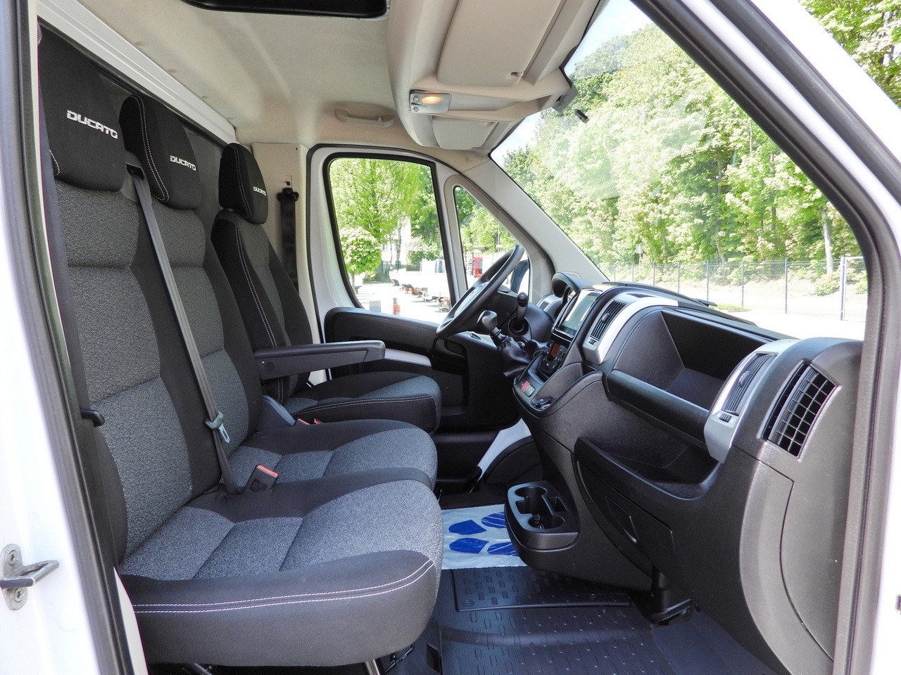 Autoutilitară cu prelată FIAT DUCATO TARPAULIN 10 PALLETS WEBASTO CRUISE CONTROL AIR CONDITIONING LED LIGHTS PNEUMATICS 160HP: Foto 41 Autoutilitară cu prelată FIAT DUCATO TARPAULIN 10 PALLETS WEBASTO CRUISE CONTROL AIR CONDITIONING LED LIGHTS PNEUMATICS 160HP: Foto 41